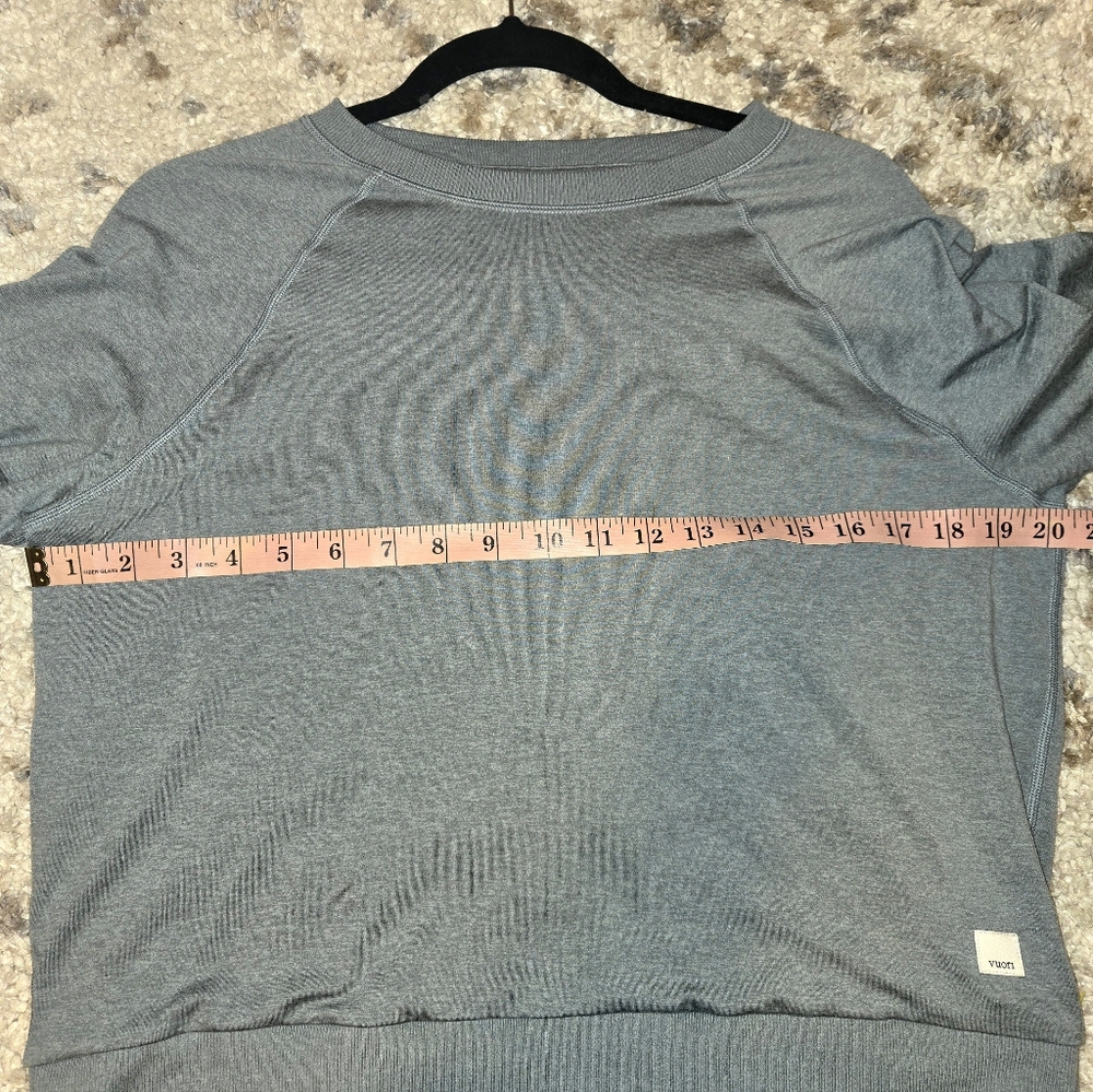 Vuori Sweatshirt Womens XS Blue Gray Crewneck Raglan Pullover Athletic VW241 - Picture 5 of 6